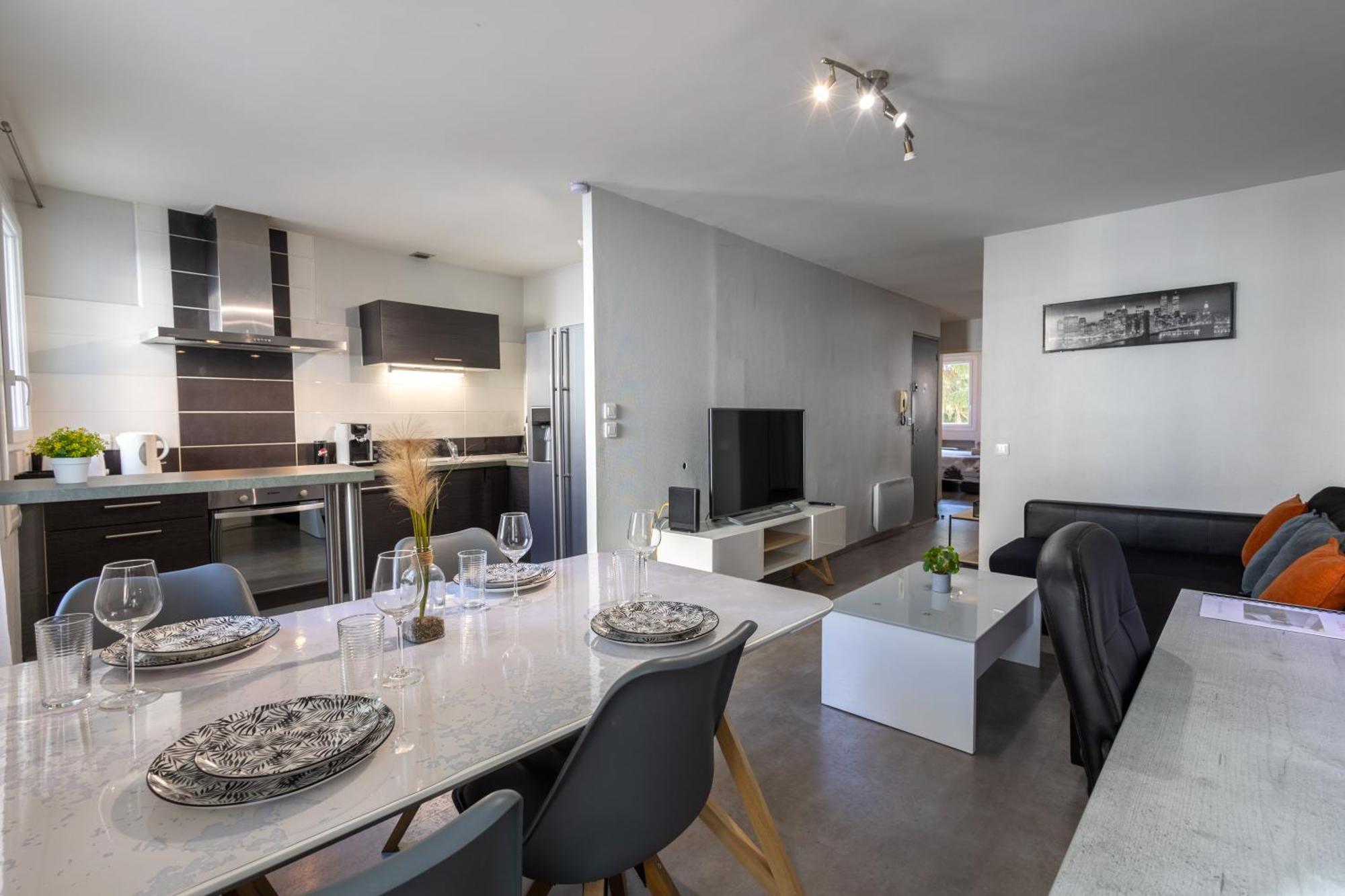 L'Eveche - T3 Spacieux & Traversant En Hypercentre Castres  Luaran gambar